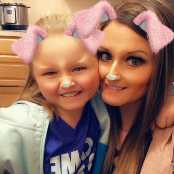 Meet your Posher, Allison - Picture 1 of 1